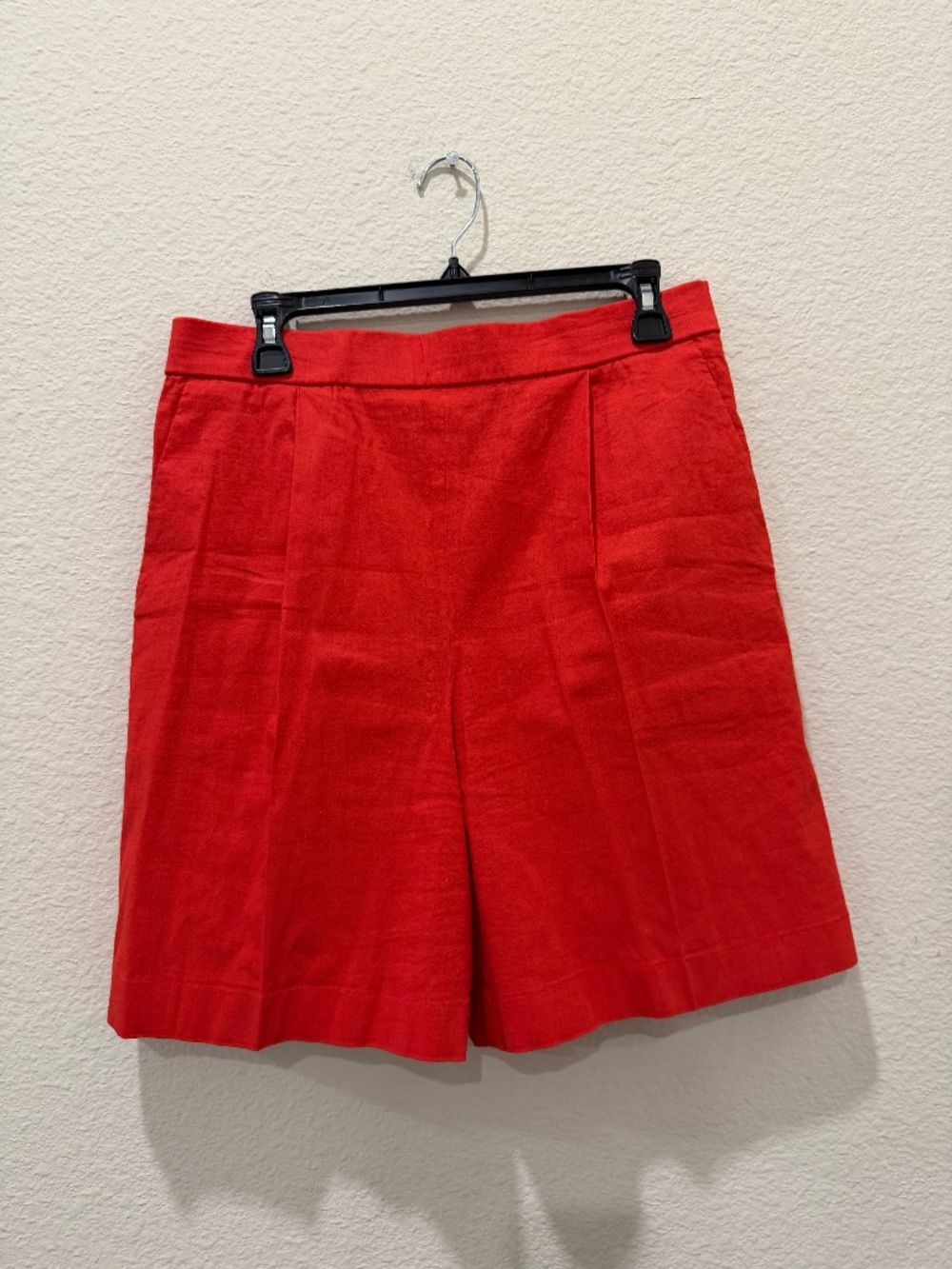 Ladies Theory Orange Linen Shorts Size L - Like New